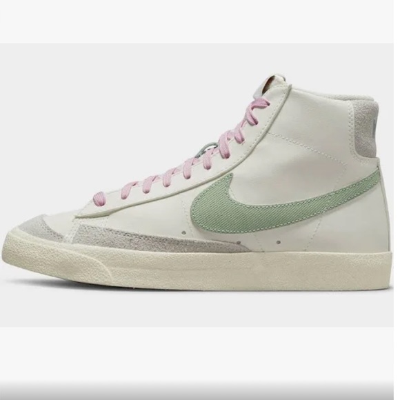 Nike Other - NIKE Blazer Mid ‘77 High Top Pastel Sneakers
